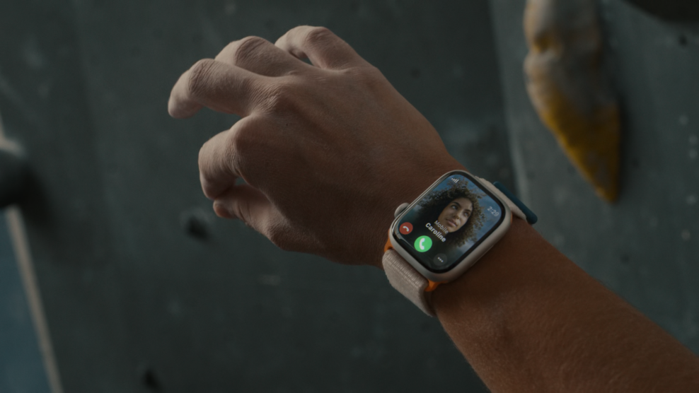 Demo of Double Tap on Apple Watch 9, screenshot from Apple Event 2023